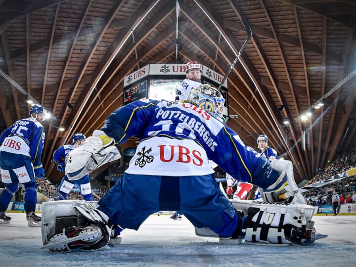 Davos' Joren van Pottelberghe during the game between HC Davos and HC Ocelari Trinec, at the 93th Spengler Cup ice hockey tournament in Davos, Switzerland, Friday, December 27, 2019. (KEYSTONE/Melanie Duchene)
