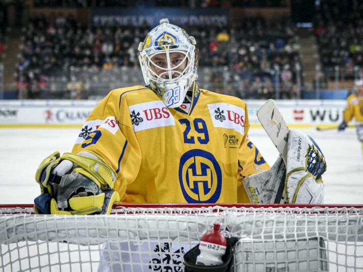 Davos`Sandro Aeschlimann during the game between TPS Turku and HC Davos, at the 93th Spengler Cup ice hockey tournament in Davos, Switzerland, Sunday, December 29, 2019. (KEYSTONE/Melanie Duchene)