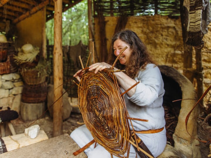 Campus Galli_Korbmacherin