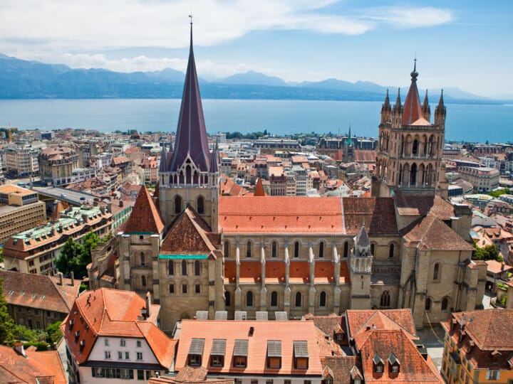 Vue generale sur la Cathedrale de Lausanne et le Lac Leman