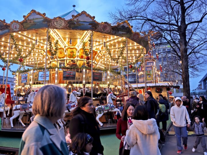 Mannheim. Wasserturm, Weihnachtsmarkt.

Im Bild: Eröffnungstag. Tolles Wetter, tolle Stimmung.

Bild: Christoph Blüthner