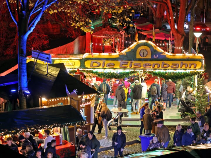 Mannheim. Wasserturm, Weihnachtsmarkt.

Im Bild: Eröffnungstag. Tolles Wetter, tolle Stimmung.

Bild: Christoph Blüthner