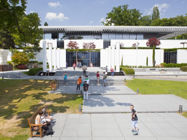Vue sur Le Musee Olympique et le parc