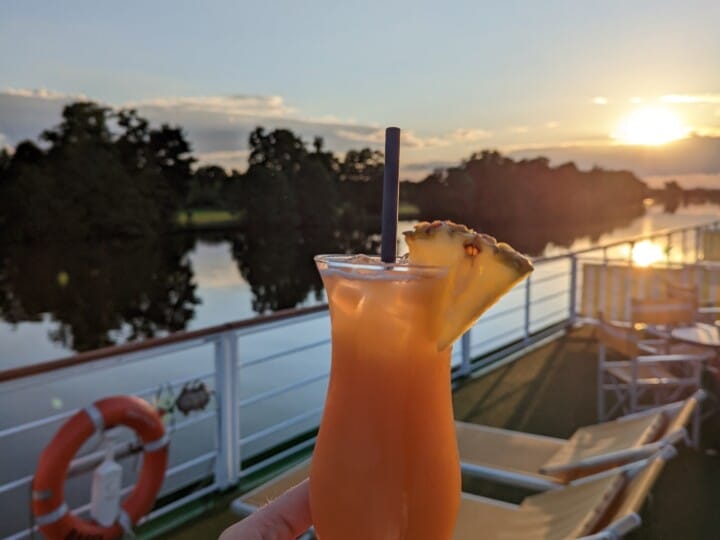 ms-casanova-sonnendeck_54532397028_o